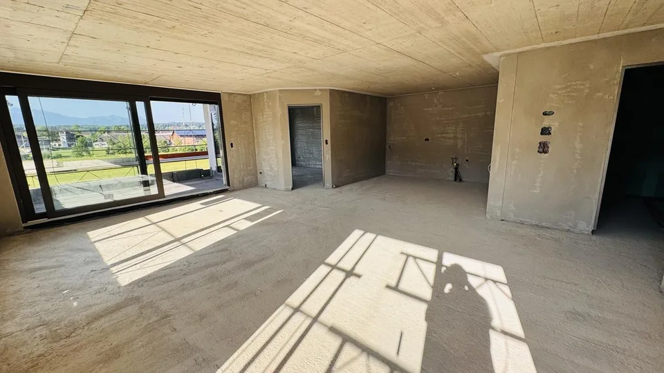 Luxuriöse Panorama 3.5- Zimmerwohnung in Erstvermietung auf dem Land
