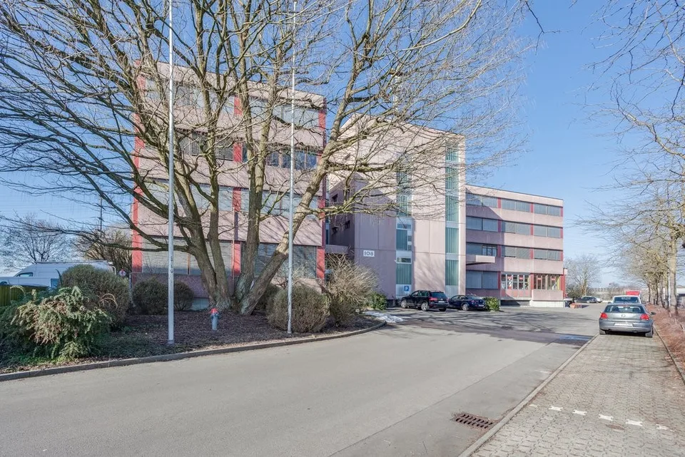 Bürofläche mit angrenzendem Lagerbereich