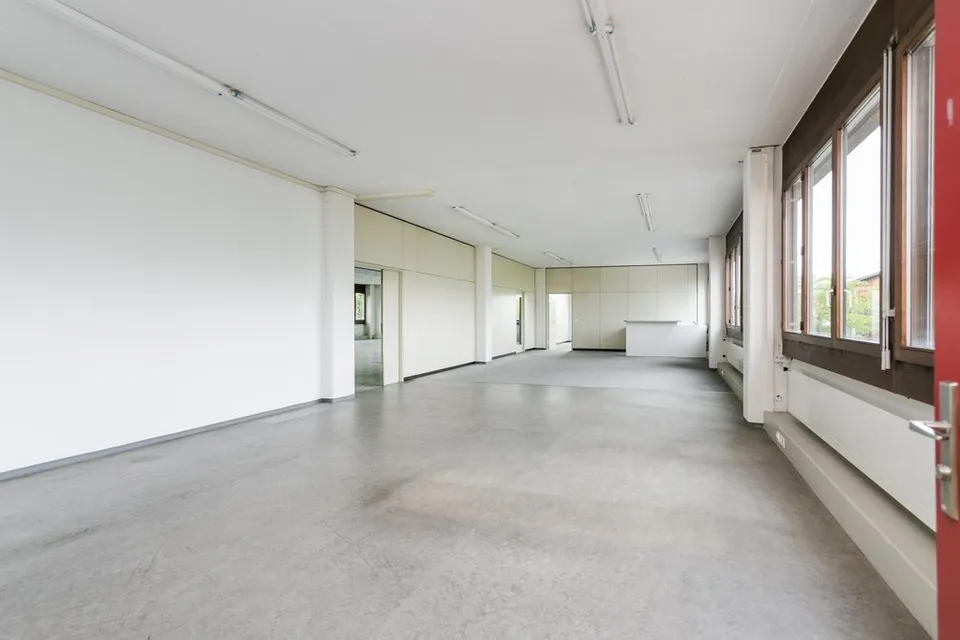 Bürofläche mit angrenzendem Lagerbereich