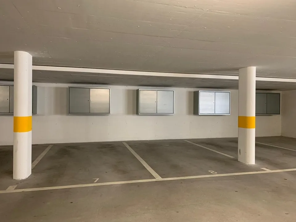 Aktion! Einstellplatz zentral bei der Mall of Switzerland