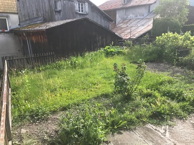 Einladende Doppelhaushälfte mit Bergblick in Schwanden
