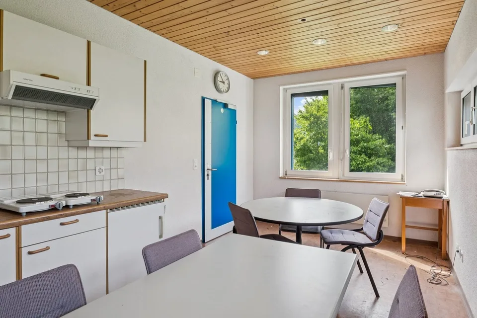 Platz, Freiheit & Alpenblick  Ihre neue Fläche in Glarus