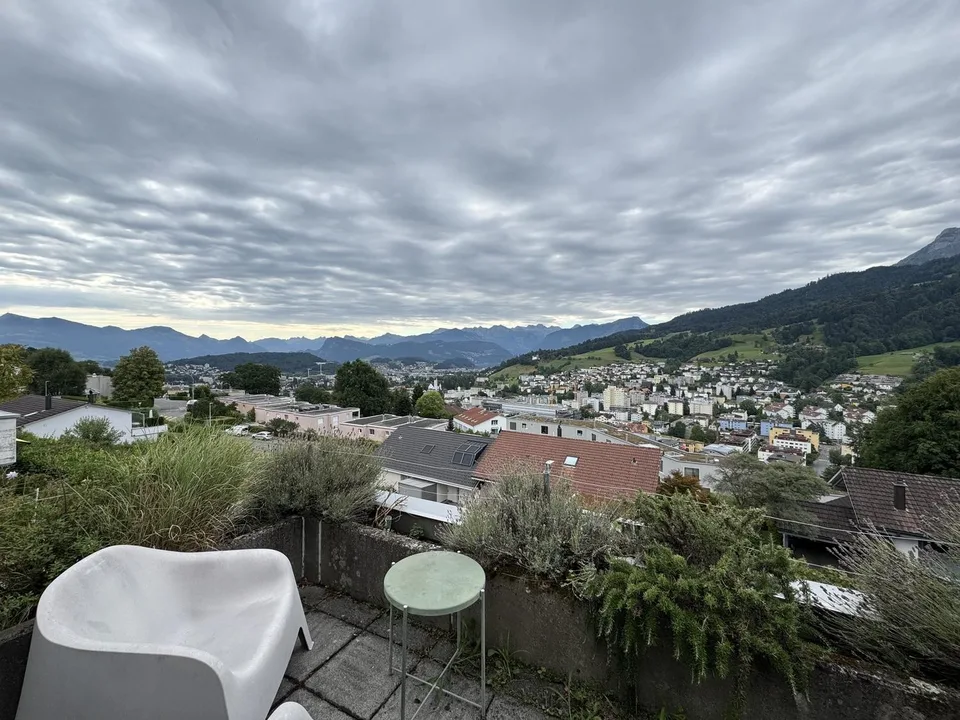 Charmante 4.5-Zimmer-Dachwohnung in Kriens – Befristet bis 30.11.2027