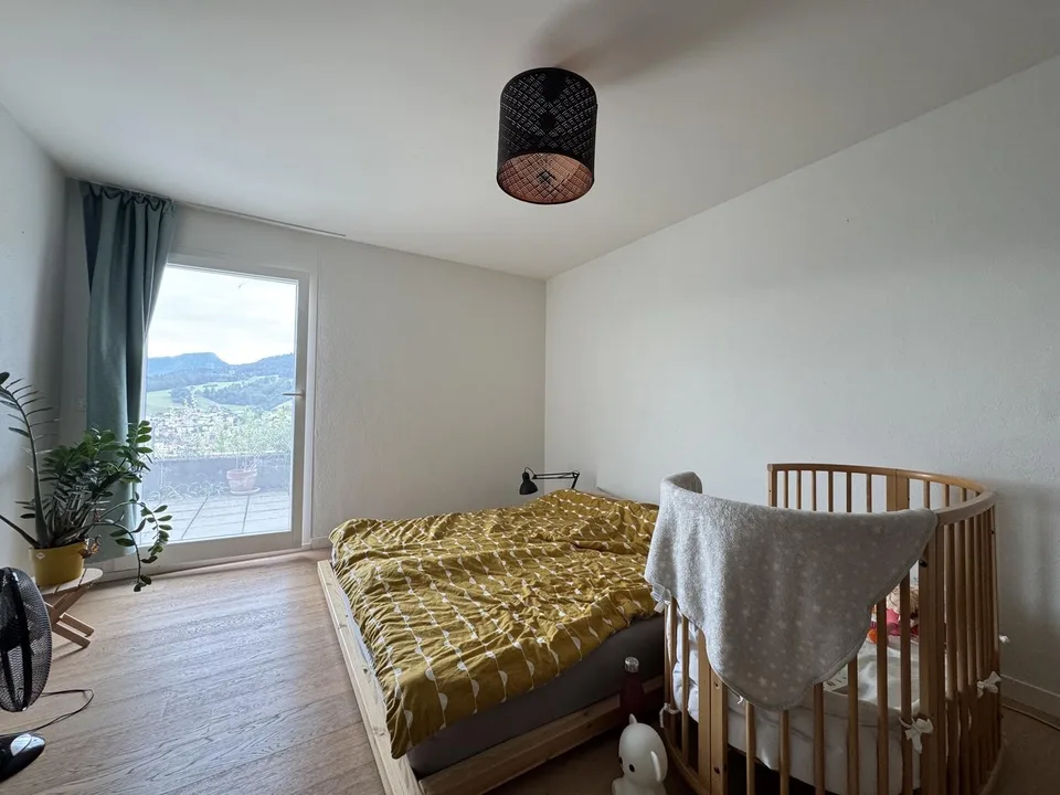 Charmante 4.5-Zimmer-Dachwohnung in Kriens – Befristet bis 30.11.2027