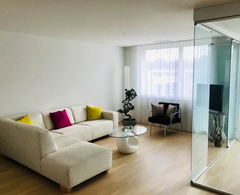 Charmante Helle 2.5 Wohnung , 5 Minuten vom See und Bahnhof,