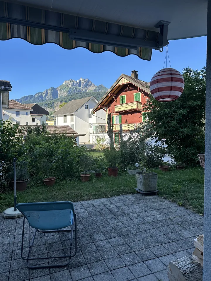 3.5-Zimmer-Wohnung mit Gartensitzplatz mit Aussicht auf Pilatus und Garage (befr.)