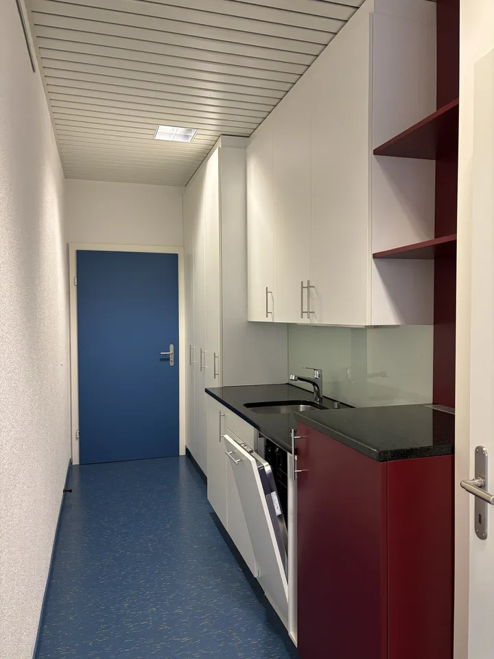 Grosszügige Büroräumlichkeiten im Industriegebiet Kriens-Obernau zu vermieten