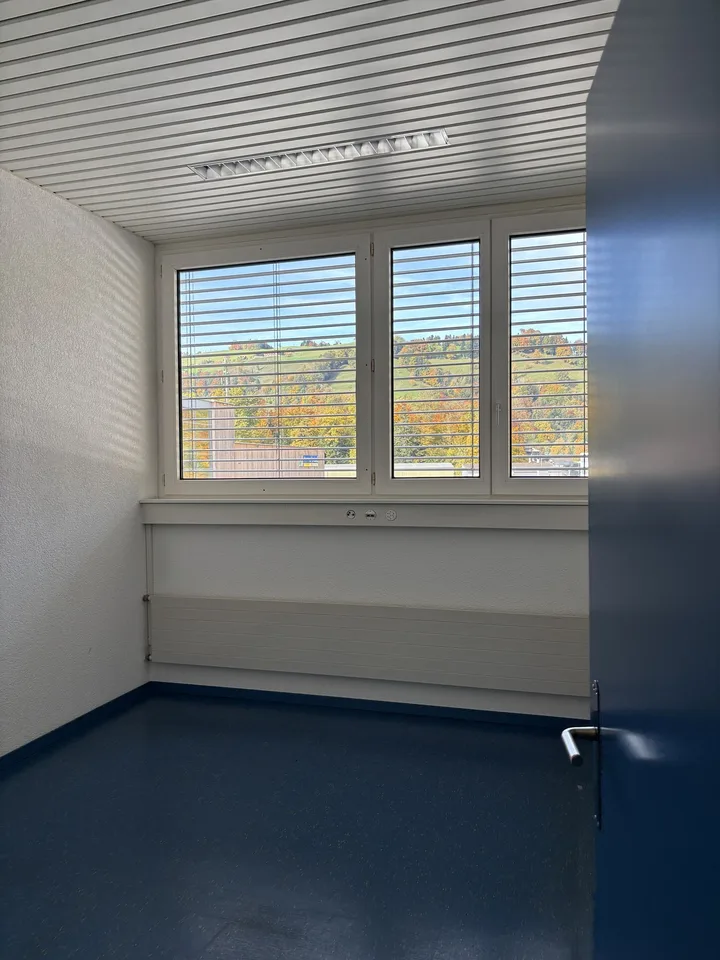 Grosszügige Büroräumlichkeiten im Industriegebiet Kriens-Obernau zu vermieten