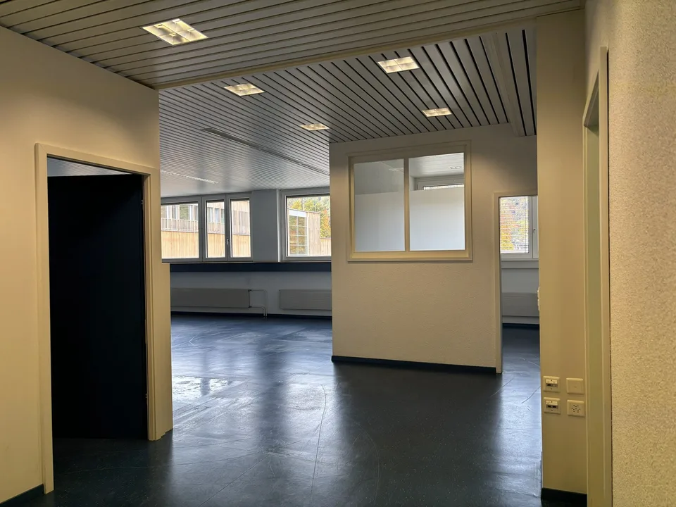 Grosszügige Büroräumlichkeiten im Industriegebiet Kriens-Obernau zu vermieten