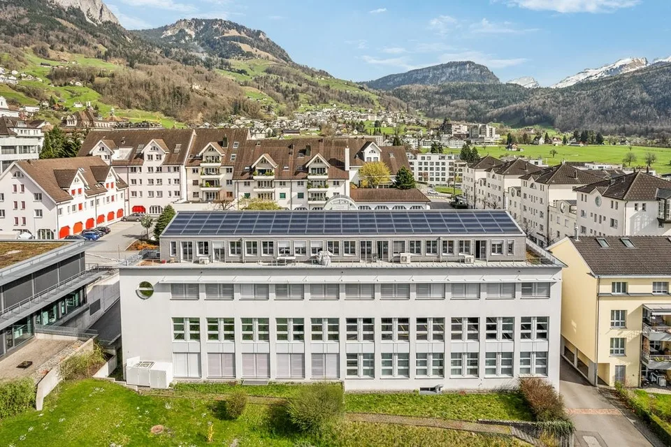 Wir vermieten per 01.04.2027 eine Bürofläche von ca. 273 m2