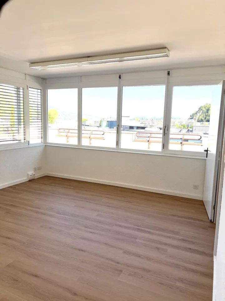 Büro / Atelier mit Badezimmer im Galgenried 6 in Stans zu vermieten