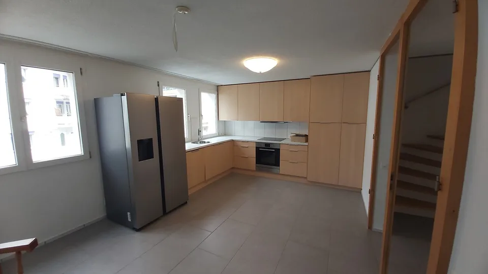 Ruhiges 6-Zimmer-Reihen-Mittel-Haus mit 2 Klimaanlagen in Goldau zu vermieten ab 1.9.2026.