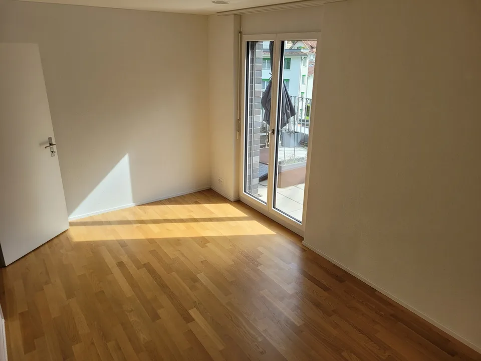 WG-Zimmer in Oberarth mit grosser Sonnenterrasse & Rigi-Blick