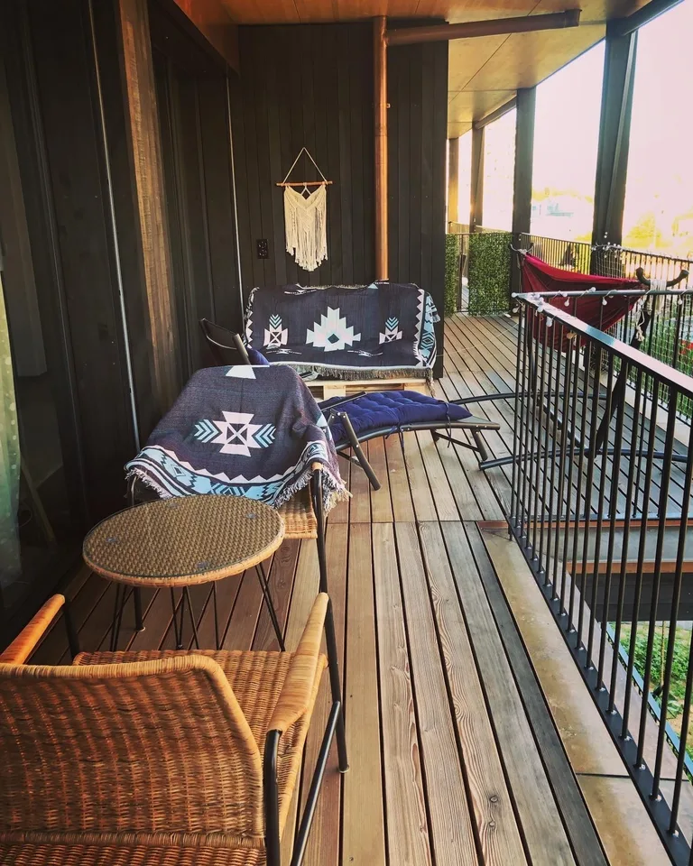 Geräumige, hochwertig möblierte 3 Zimmer Wohnung mit 80qm und 20qm Terrasse zur Zwischenmiete für 3-6 Monate