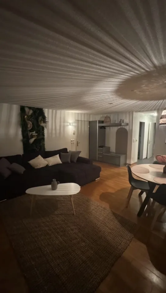 Schöne 2.5 Zimmer Wohnung mit Seezugang