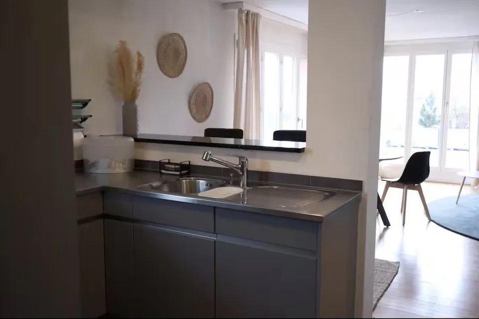 Schöne 2.5 Zimmer Wohnung mit Seezugang
