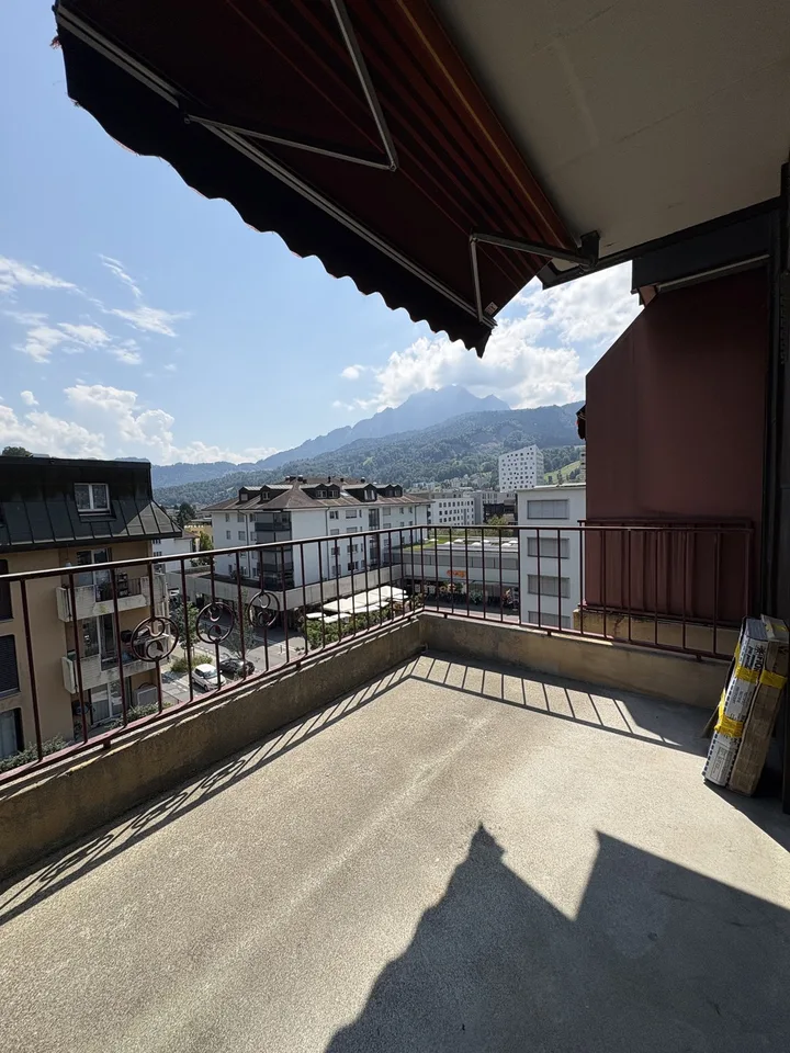 A lovely, bright 2.5-room flat with a view of Mount Pilatus