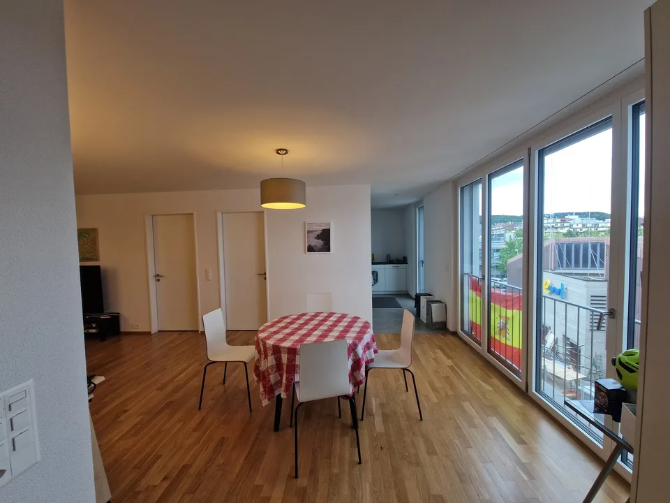 Moderne 2.5-Zimmer-Wohnung mit Balkon am Geissensteinring