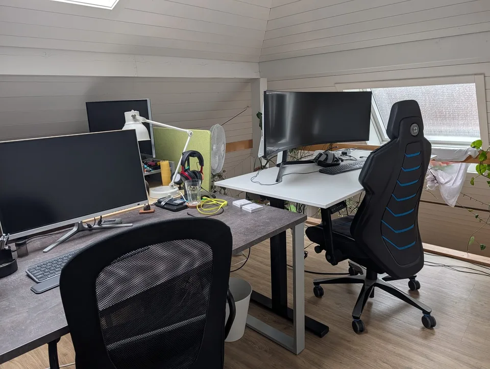 WG Zimmer mit eigenem Bad und Balkon über den Dächern Luzerns