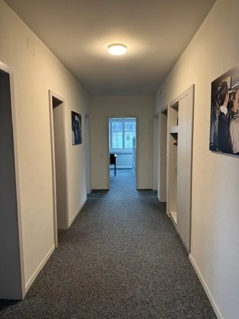 Helles Büro mit Wohlfühlfaktor