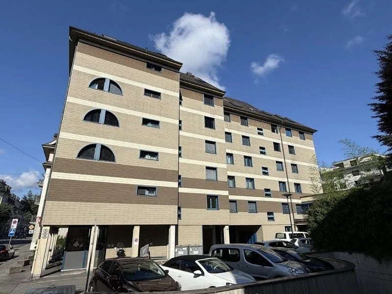 Büro im Zentrum von Luzern inkl. Parkplätzen vor dem Haus und direkt am Veloweg Freigleis
