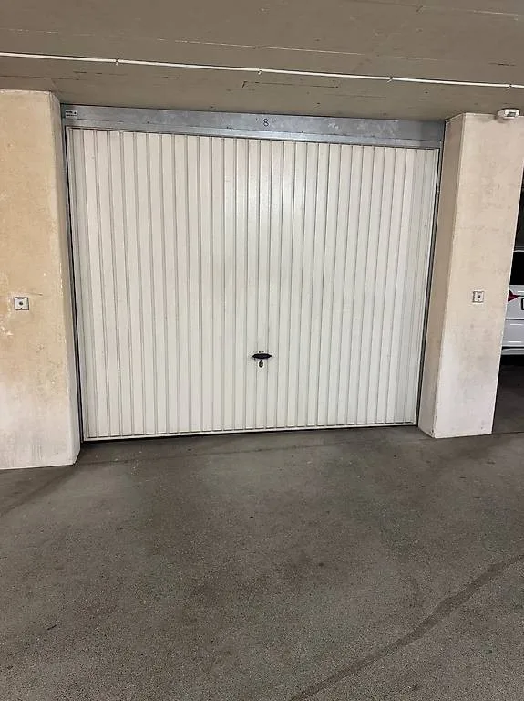 Parkplatz in Tiefgarage in der Nähe vom Verkehrshaus