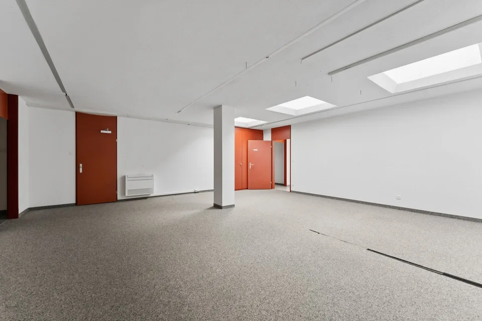 Vielseitige Gewerbe- und Büroflächen an gut sichtbarer Lage – Foto 21 von 30