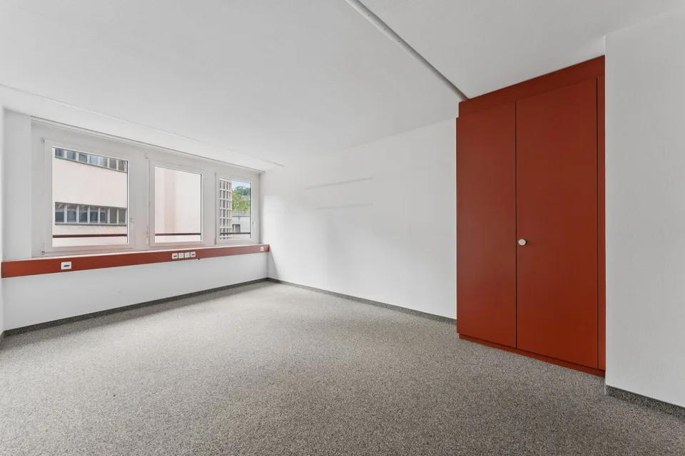Vielseitige Gewerbe- und Büroflächen an gut sichtbarer Lage – Foto 28 von 30