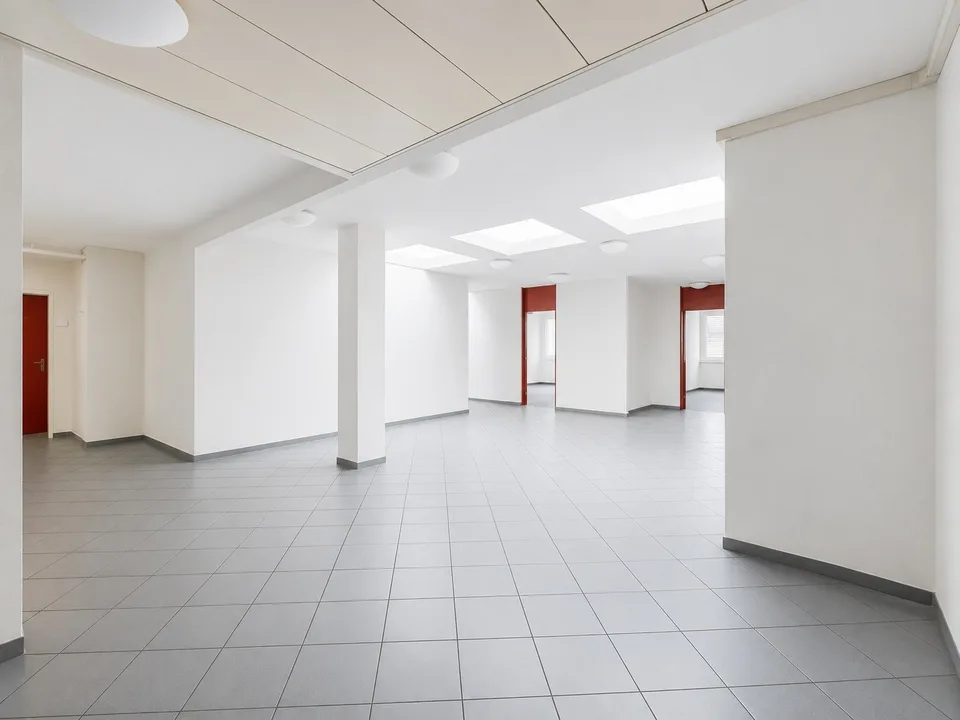 Flexible Büroflächen mit Entwicklungspotenzial an zentraler Lage – Foto 6 von 30
