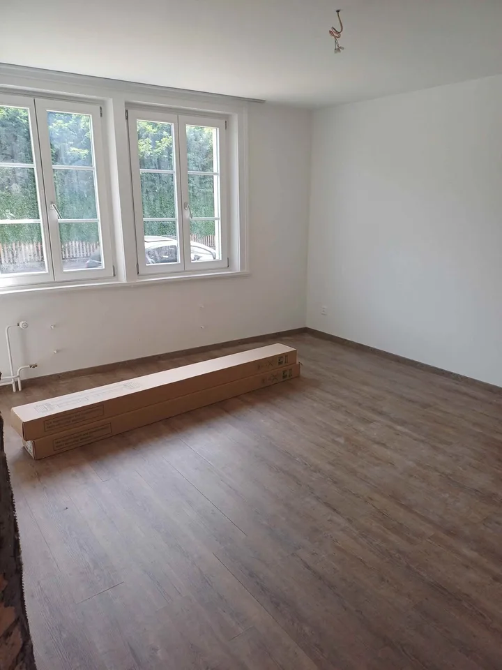 3.5-Zimmer-Parterrewohnung mit Garten und Parkplatz