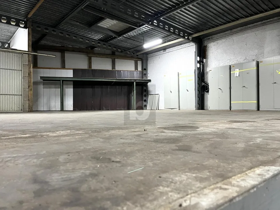 AUTOWERKSTATT ZU VERMIETEN