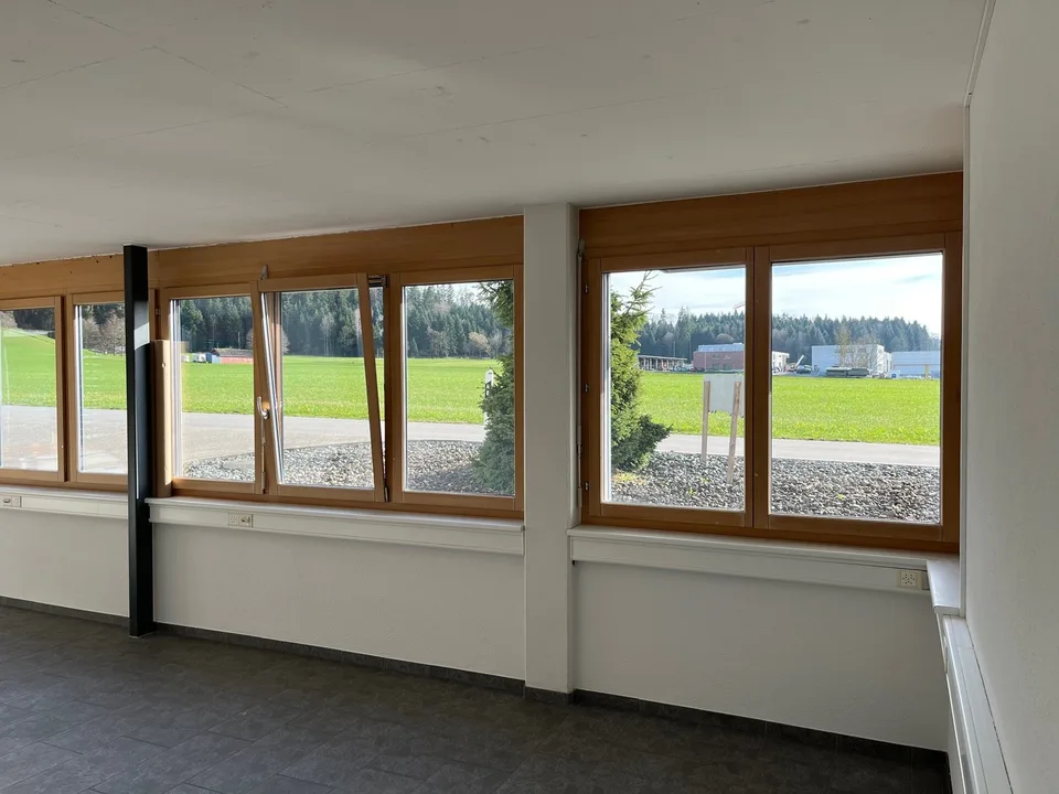 Helles Büro in Huttwil – ideal für Dein Business