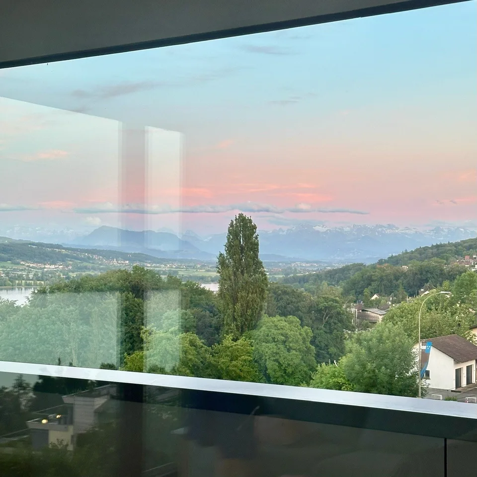Looking for a lakeside life? Modern 3.5 room apartment with panoramic lake views