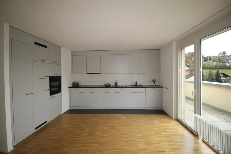 MAGNIFIQUE ATTIQUE de 5,5 pièces avec terrasse / Wunderschöne Attikawohnung – foto 7 di 13