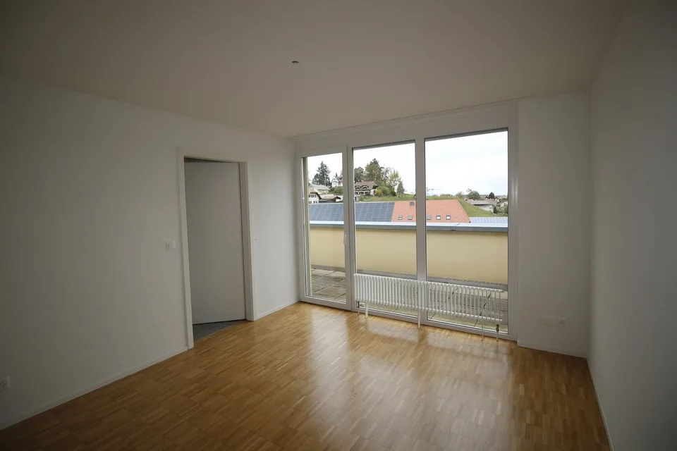 MAGNIFIQUE ATTIQUE de 5,5 pièces avec terrasse / Wunderschöne Attikawohnung – foto 12 di 13