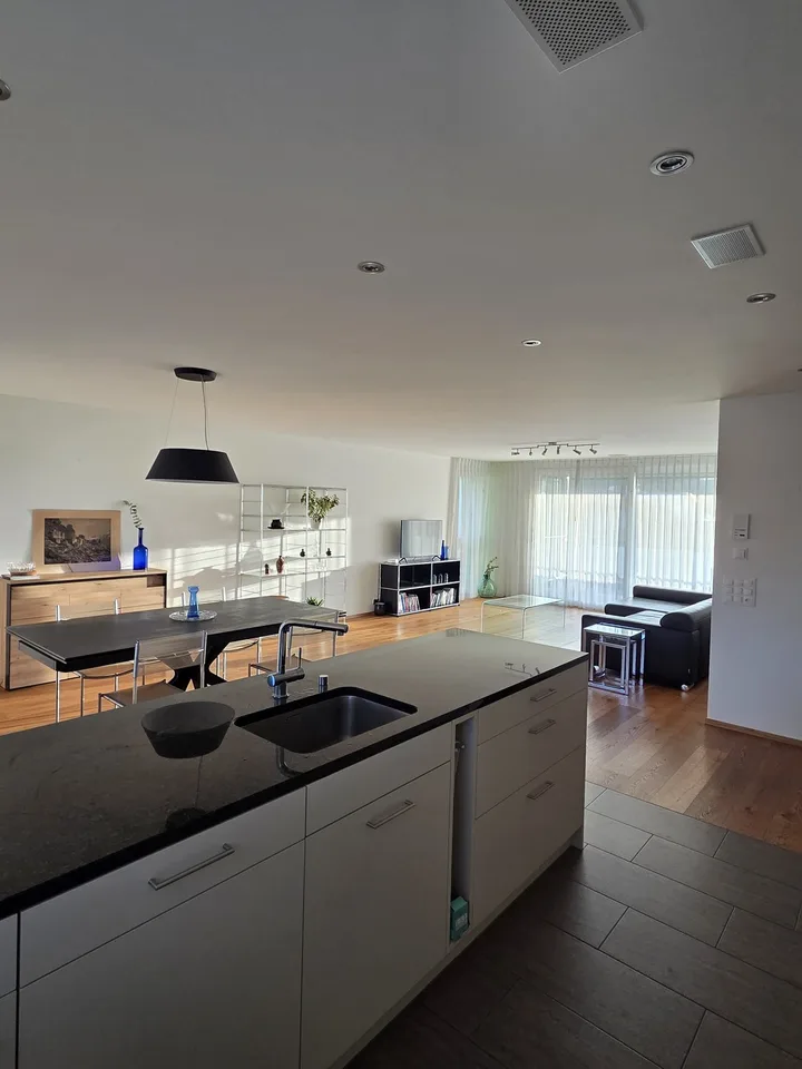 3.5-Zimmer-Wohnung mit 115 m2 direkt beim Bahnhof Hirschthal