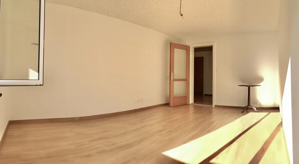 Wohnung mit Sonnenbalkon und Sicht (ideal auch für WG)
