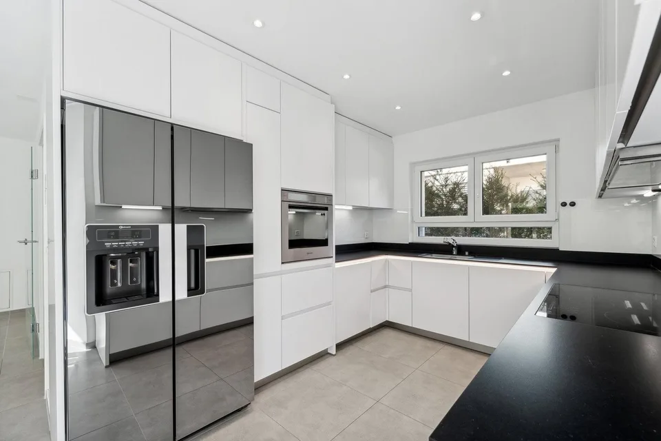 5,5 Zimmer Doppeleinfamilienhaus mit Wintergarten, Balkon und Terrasse