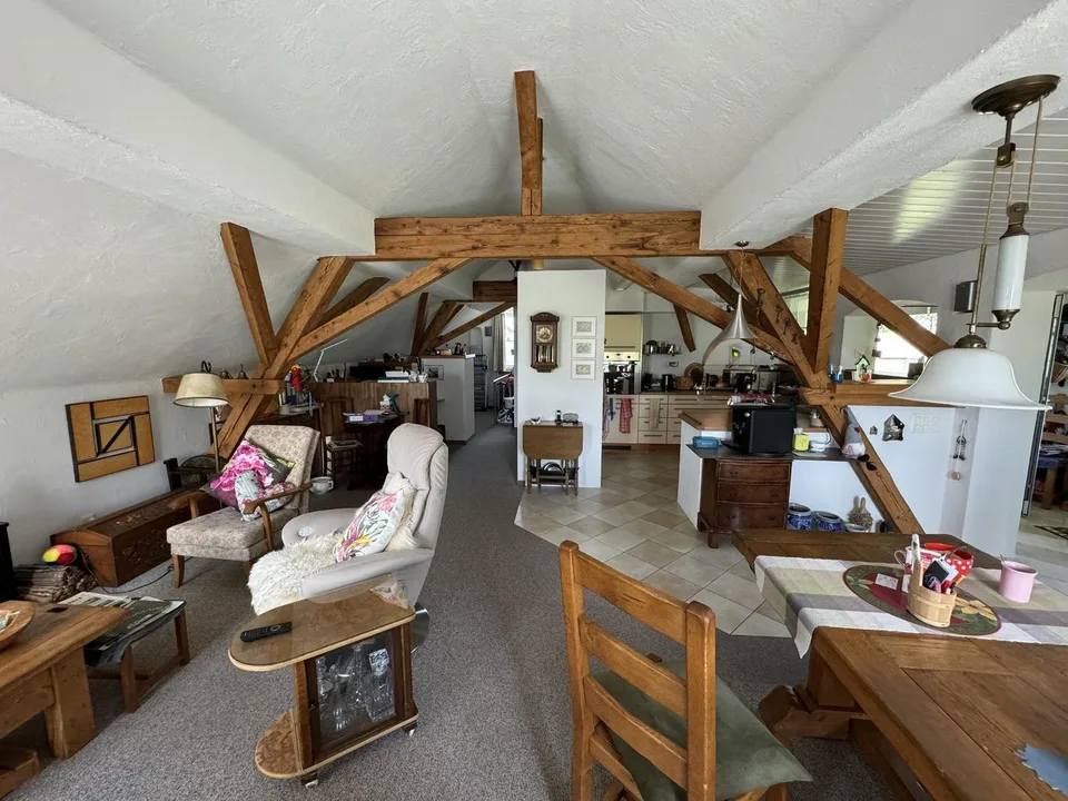 Wohnen mit Loft-Charakter – Charmante 3 Zimmer-Dachwohnung in Leibstadt