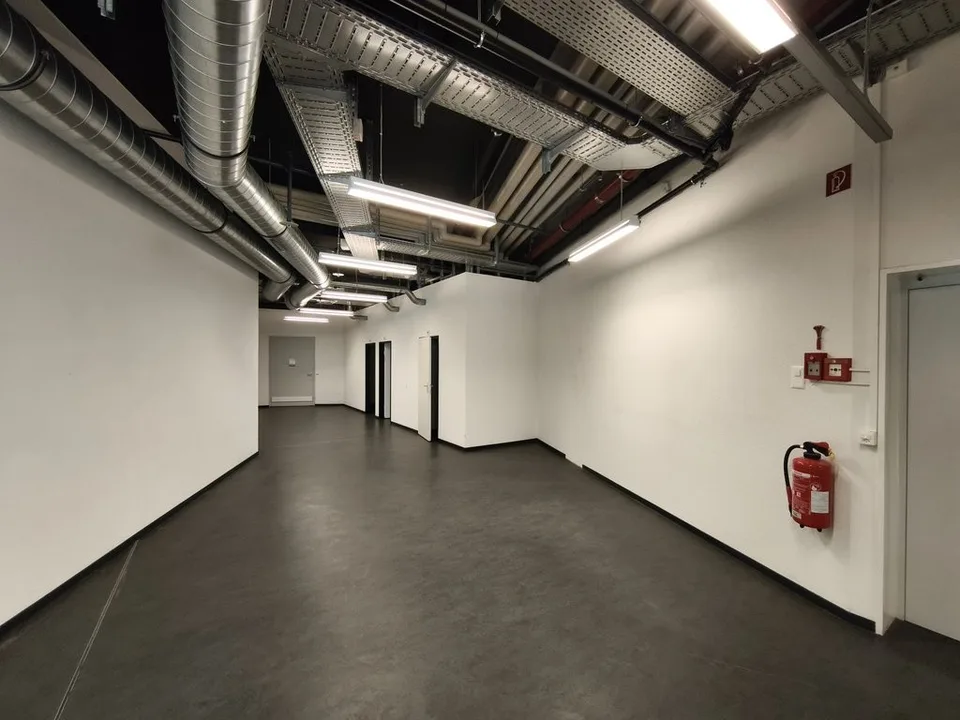 Attraktive 310 m2 Gewerbe- und Verkaufsfläche im Voltacenter