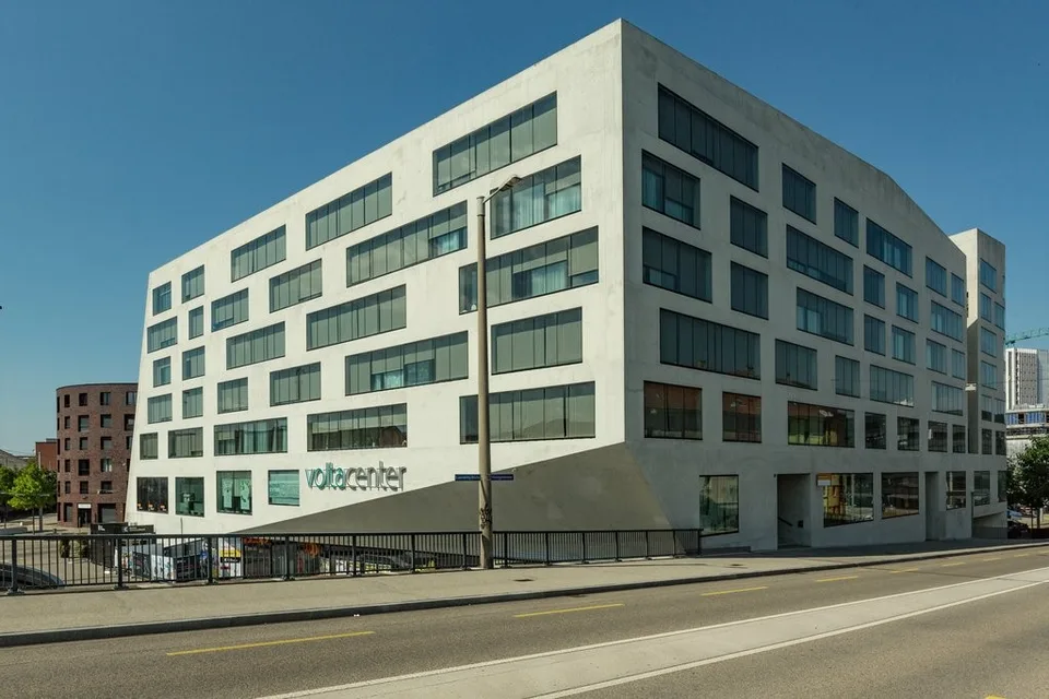 Attraktive 310 m2 Gewerbe- und Verkaufsfläche im Voltacenter