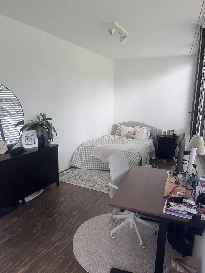 3-er WG in big modern flat (120 m2) with two bathrooms and two balconies (Voltaplatz)
