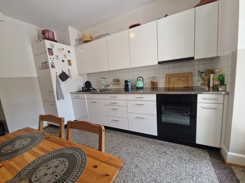 Furnished 2.5 Room Apartment in Kleinbasel – 1-Year Sublet (Single or Couple)