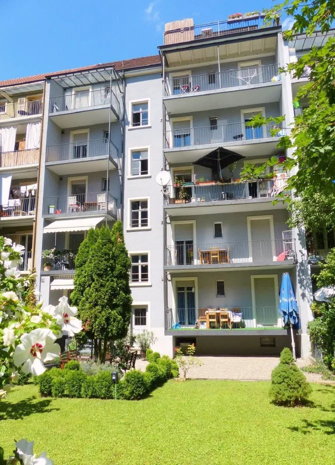 3.5 – Zimmer Dachwohnung / 3.5-Room Top-Floor Apartment