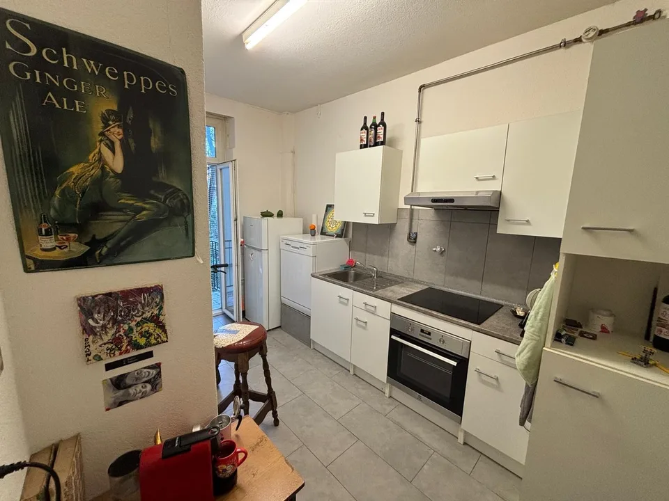 Helle und sanierte 2.5 Zimmer Altbauwohnung