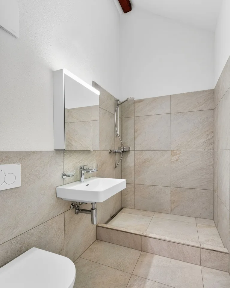🌸 Fully Furnished Room in a Shared Apartment – Women Only 🌸