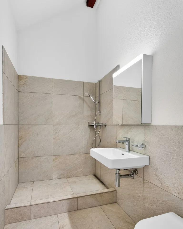🌸 Fully Furnished Room in a Shared Apartment – Women Only 🌸