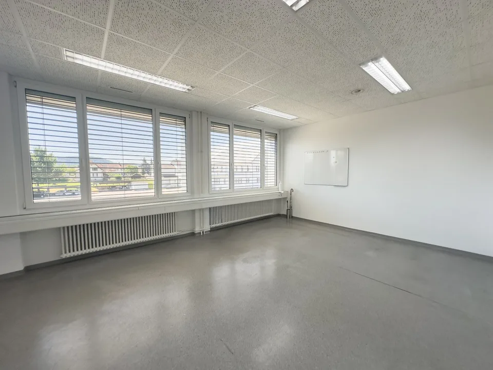 Günstige 300m² Bürofläche – Top-Lage direkt am Bahnhof Rupperswil