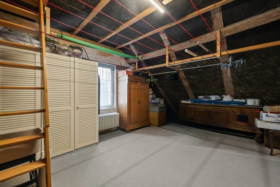 Hochwertig möblierte 4.5-Zimmer-Wohnung | 150 m² | Balkon & Carport