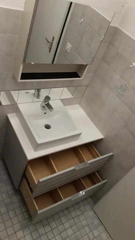 2 1/2 Zi. Dachwhg. mit Dachbalkon und TG Parkplatz